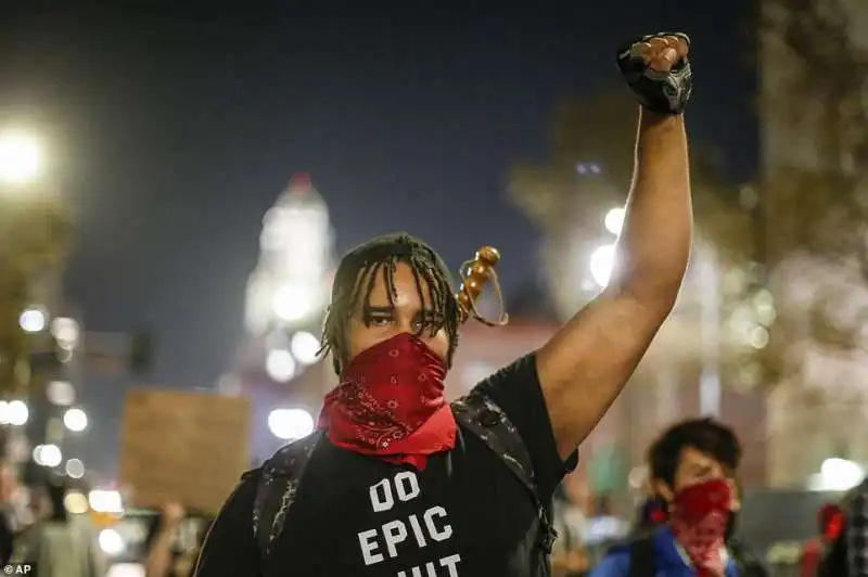 manifestazione a los angeles 