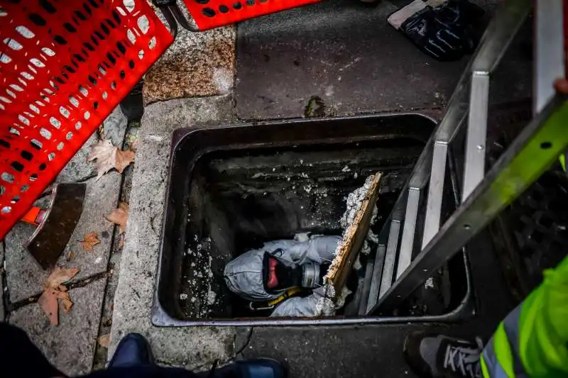 milano, rapina alla filiale di credit agricole di piazza ascoli  16