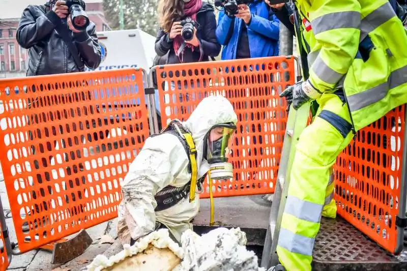 milano, rapina alla filiale di credit agricole di piazza ascoli  2