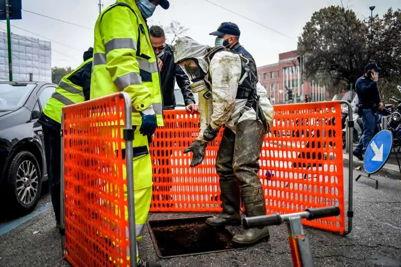 milano, rapina alla filiale di credite agricole di piazza ascoli 1