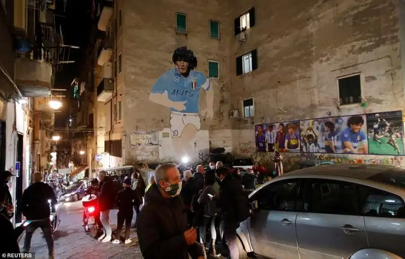 murales di diego armando maradona a napoli 