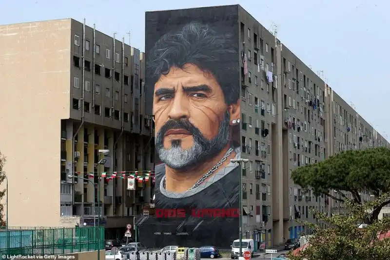 murales di diego armando maradona a napoli   san giovanni a teduccio 