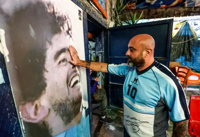 napoli ricorda maradona 30