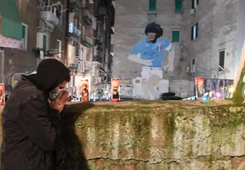 napoli ricorda maradona 7