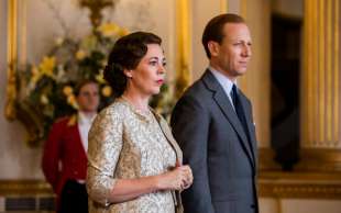 olivia colman tobias menzies the crown