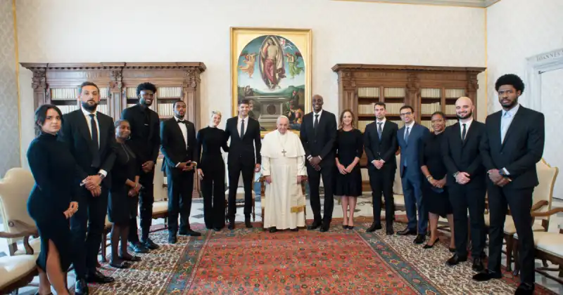 papa francesco bergoglio incontra giocatori nba