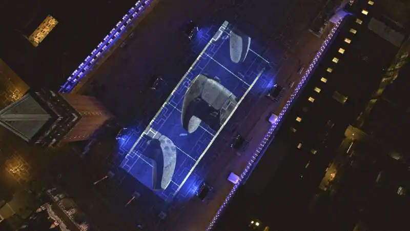 playstation illumina piazza san marco a venezia per il lancio di ps5  15