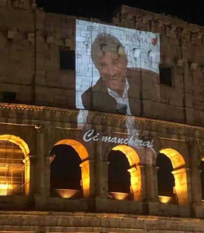 PROIETTI SUL COLOSSEO 