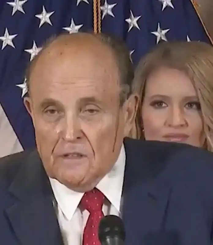 rudy giuliani e l incidente con la tinta