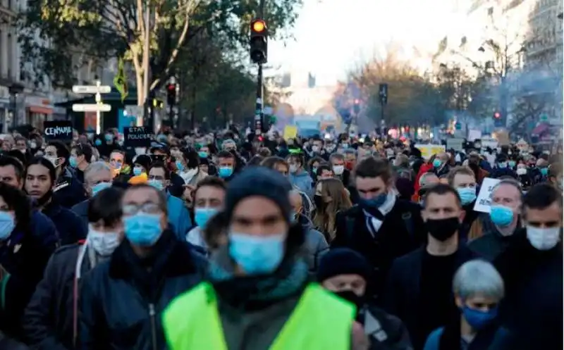 scontri marcia liberta' a parigi 6