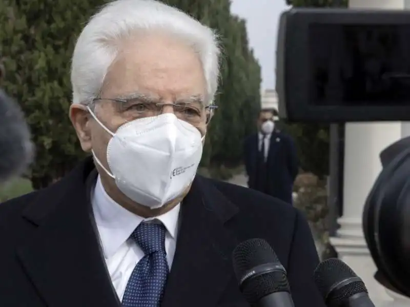 sergio mattarella in visita al cimitero di castegnato 4