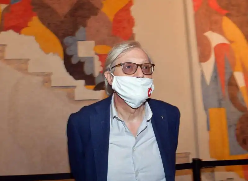 vittorio sgarbi visita il bal tic tac   foto di bacco (3)