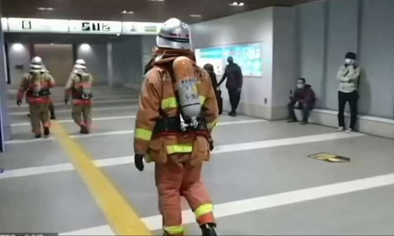 accoltellamenti nella metropolitana di tokyo halloween 12