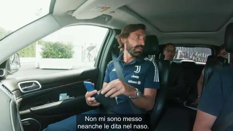 andrea pirlo e la battuta sulle dita nel naso 1