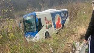 bus precipita in una scarpata sul vesuvio 2