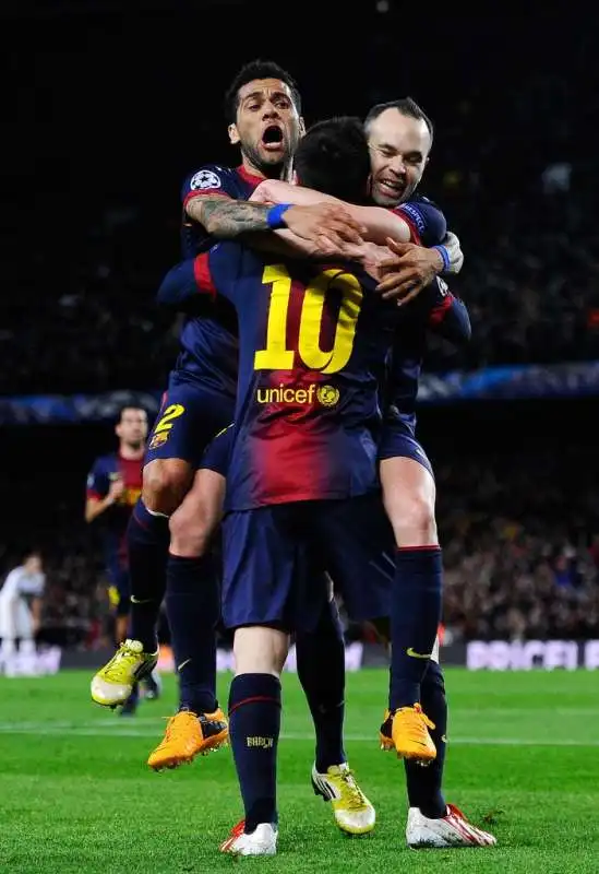 dani alves MESSI INIESTA