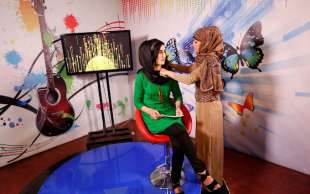 donne in tv in afghanistan 5