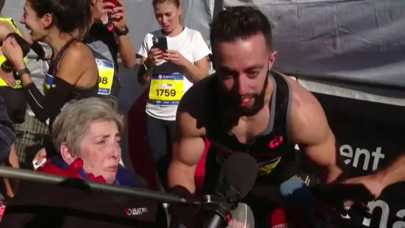 eric domingo roldan e la maratona corsa con la madre malata 5