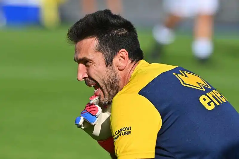 gigi buffon al parma 2