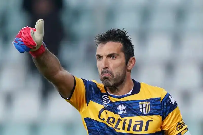 gigi buffon al parma 5