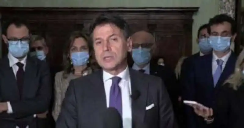 giuseppe conte annuncia che i grillini non andranno piu' ospiti in rai