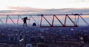 guerrilla climbing scalate illegali ai grattacieli di milano 10