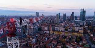 guerrilla climbing scalate illegali ai grattacieli di milano 9