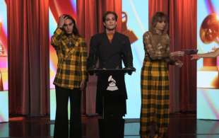 i maneskin annunciano i grammy awards 2022 3