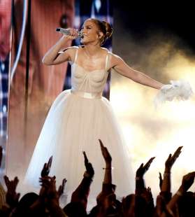 jennifer lopez american music awards 1