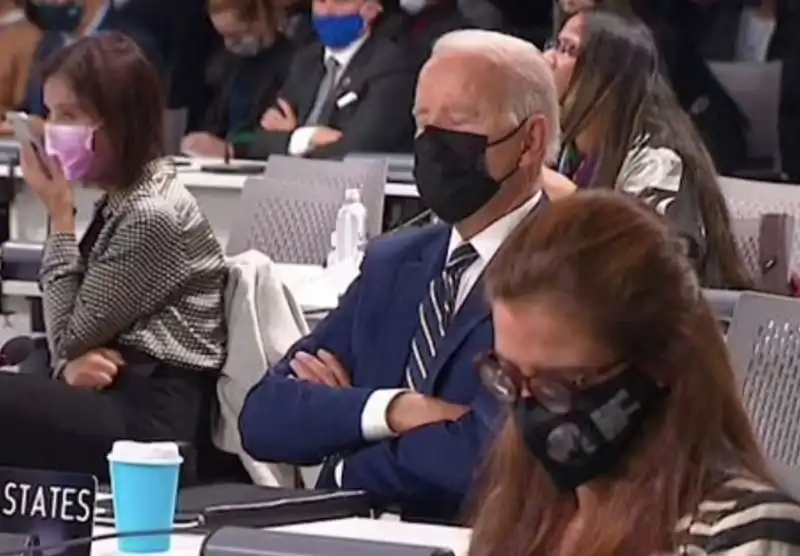 joe biden si addormenta alla cop26 1