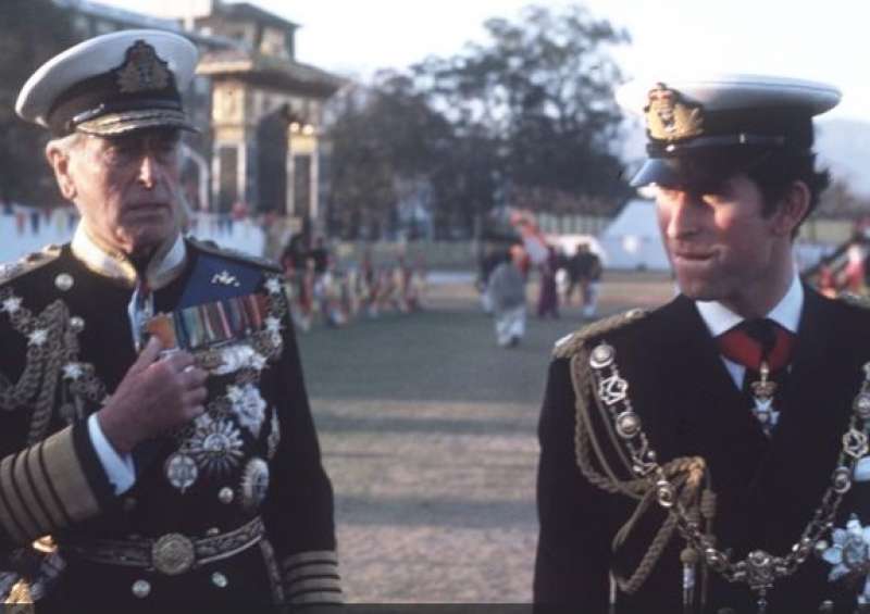 lord louis mountbatten e il principe carlo 1