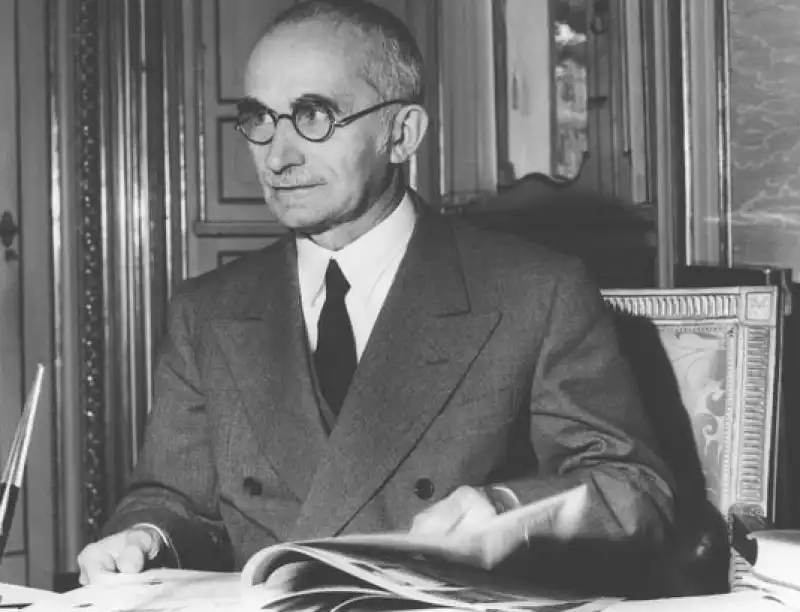 LUIGI EINAUDI