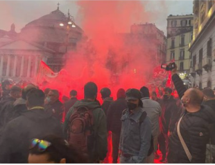 manifestazione napoli disoccupati operai whirlpool