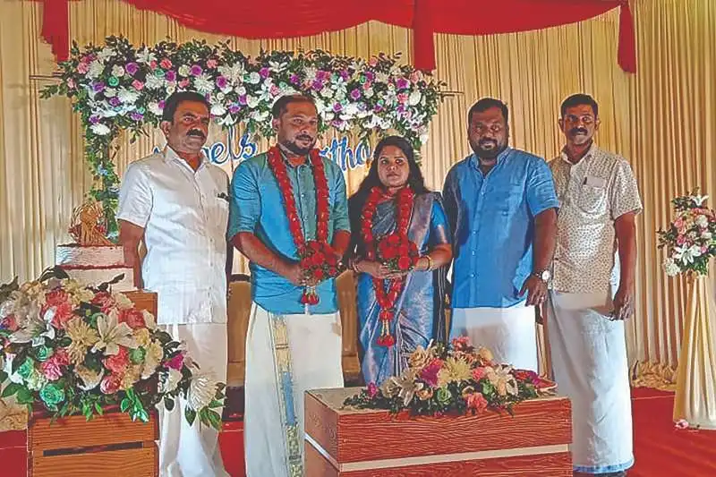 MATRIMONIO COMUNISTA INDIA