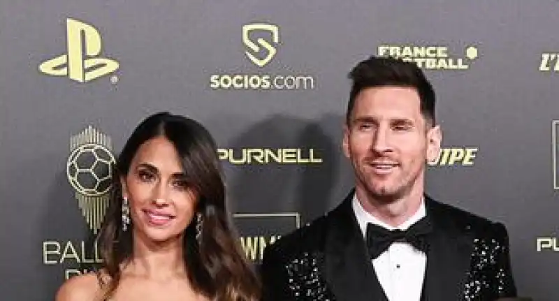 messi e la moglie