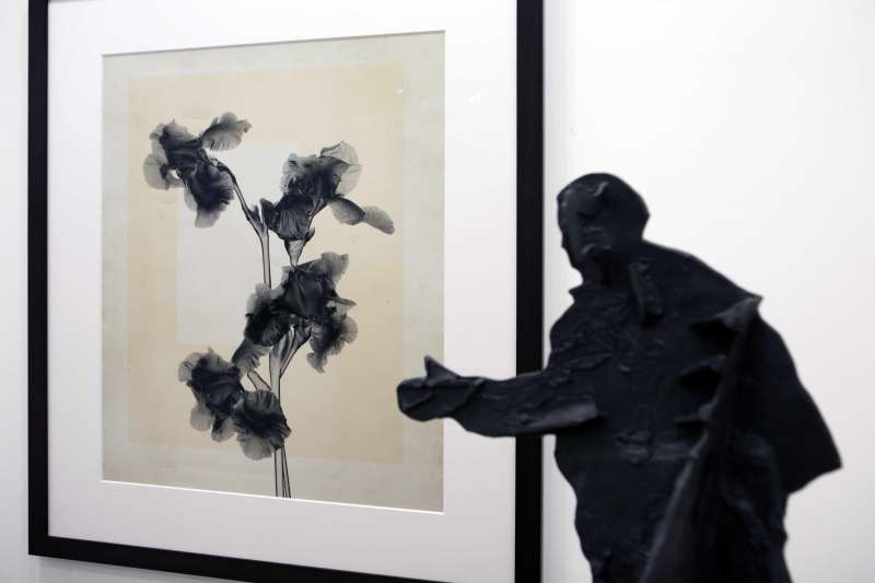 thomas ruff kentridge lia rumma gallery