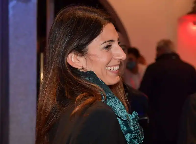 virginia raggi  foto di bacco (2)