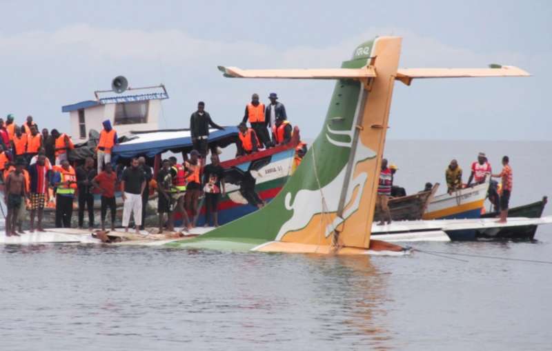 aereo della tanzania precision air precipita nel lago vittoria 4