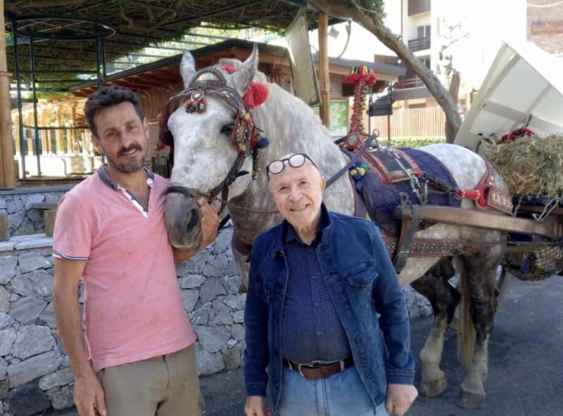 ANTONIO BUTTITTA E IL PELLEGRINAGGIO CON IL CARRETTO DA BAGHERIA AD ASSISI