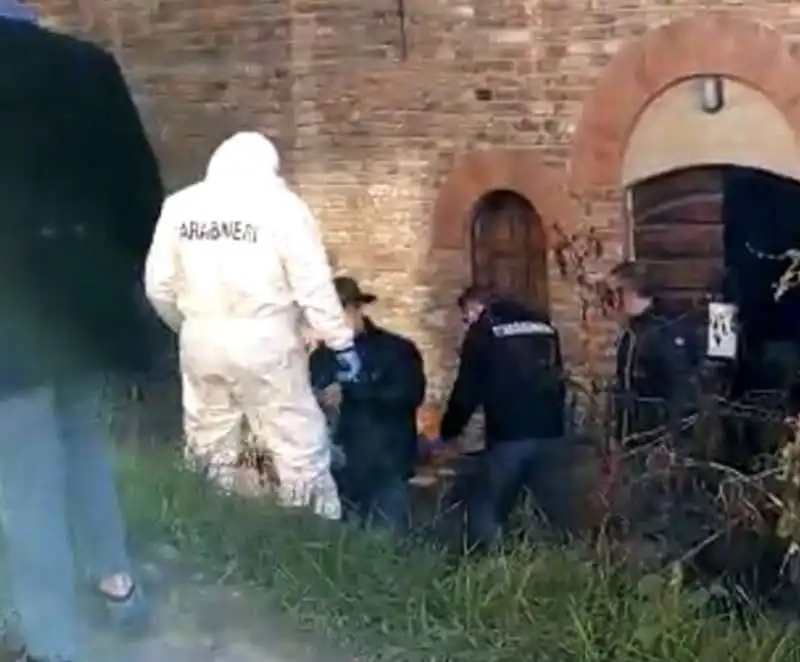 CARABINIERI A CASA DI Marina Mouritch 1