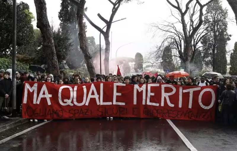 CORTEO DEGLI STUDENTI CONTRO IL GOVERNO MELONI