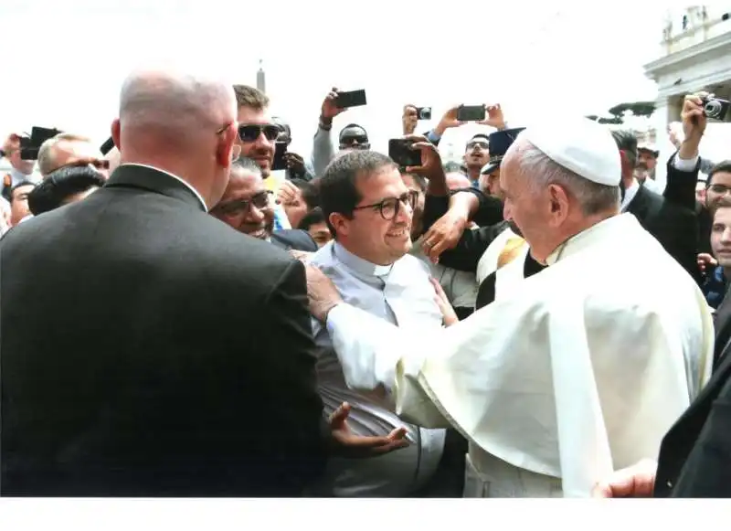 don Andrea Pupilla e papa francesco