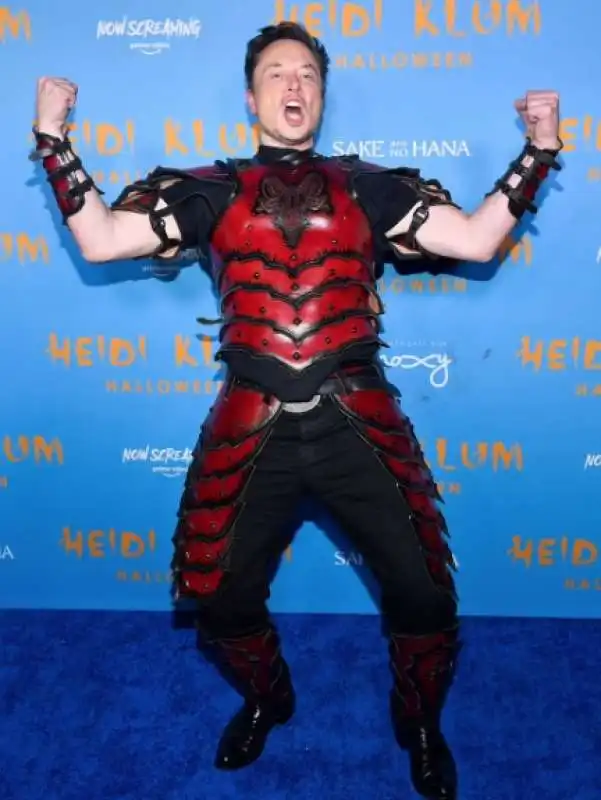 elon musk alla festa di halloween di heidi klum 2022