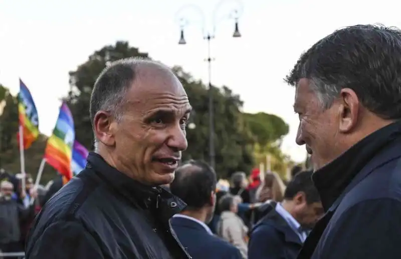 enrico letta manifestazione per la pace a roma