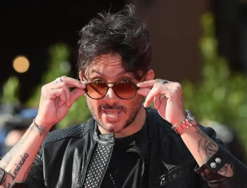 fabrizio moro