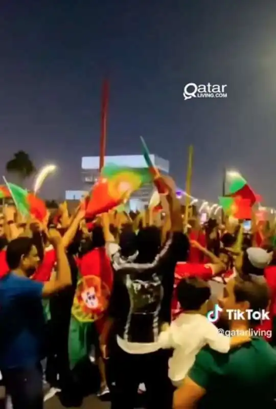 finti tifosi in qatar 1