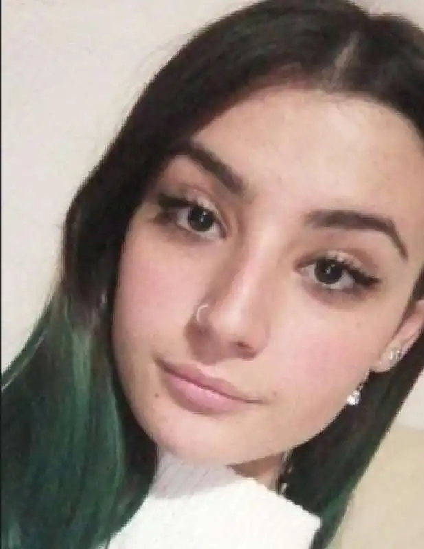 gaia randazzo   la ragazza sparita dal traghetto per la sicilia   1