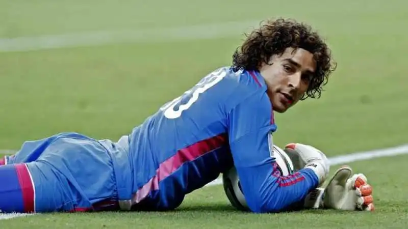 guillermo ochoa 1