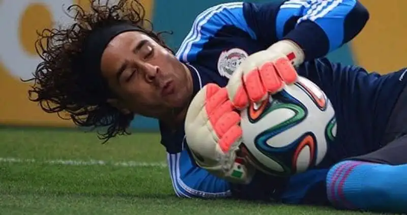 guillermo ochoa 8