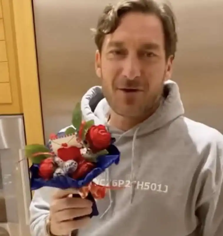 il regalo di ilary a totti per san valentino 2